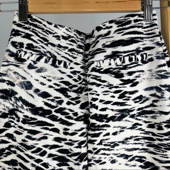 Witchery Stretchy Pull-on Skirt - Size 6 - Picture 3 of 9